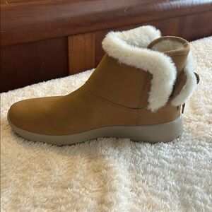 Skechers Tan Winter Boots with Faux Fur